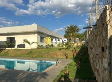 Casa · 277m² · 4 Quartos · 2 Vagas · O Refúgio dos Seus Sonhos com Porteira Fechada no Condomínio Vale do Luar em Jaboticatubas MG