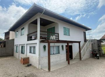 Casa · 218m² · 5 Quartos · 1 Vaga · Imóvel com 3 Residências e Área de Festa – Excelente Oportunidade para Moradia ou Investimento