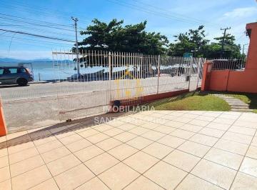 Casa · 280m² · 4 Quartos · 4 Vagas · Casa FINANCIÁVEL de frente para a praia do Sambaqui.