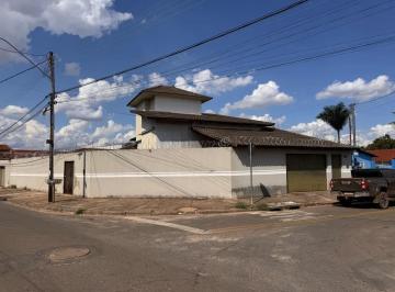 Casa · 26849m² · 3 Quartos · 5 Vagas · Casa 3 Quartos para Venda no Vila Aurora Oeste - Goiânia