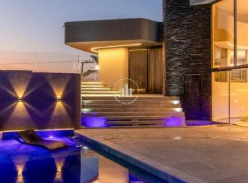 Casa · 408m² · 5 Quartos · 5 Vagas · Casa 5 Quartos com 3 Suítes e 408m² - Itaguaçu