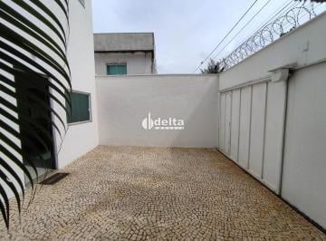 Casa · 100m² · 2 Quartos · 2 Vagas · Casa residencial semi-mobiliada com 2 suítes disponível para locação no bairro Jardim Inconfidência 