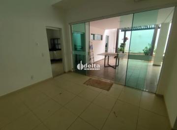 Casa · 430m² · 4 Quartos · 4 Vagas · Casa em condomínio com 4 suítes disponível para locação no bairro Nova Uberlândia em Uberlândia-MG