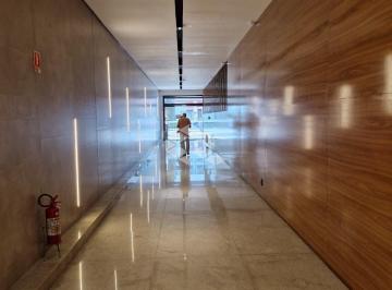 Comercial · 33m² · Sala Comercial com 32,62m²de Área Privada no Centro Histórico.