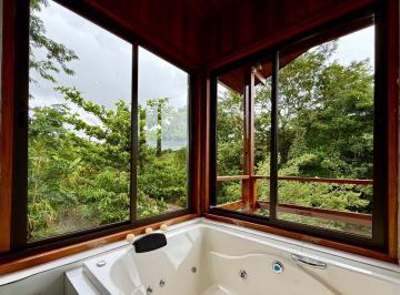 Casa de 5 quartos, Brasília · Casa com Habite-se, vista permanente p/ área de preservação e acesso à cachoeira | Cond. Ouro Verm 2