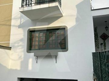 Casa · 214m² · 3 Quartos · 5 Vagas · Sobrado á Venda com 3 dormitórios, 5 vagas, próximo ao Metrô e Shopping Tucuruvi.