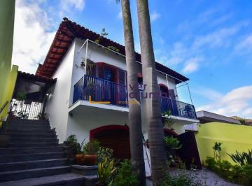 Casa · 360m² · 4 Quartos · 5 Vagas · Casa Residencial no Jardim Leonor - 3 Dormitórios