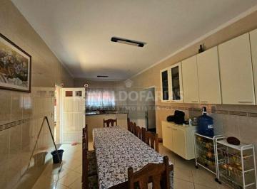 Casa · 375m² · 3 Quartos · 6 Vagas · Sobrado a Venda 3 Suítes 6 vagas varanda e quintal na cidade Dutra