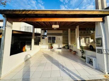 Casa · 125m² · 2 Quartos · 2 Vagas · Sobrado com Piscina, 2 dormitórios sendo 1 com ar condicionado e armários planejados - 56,68 m² - Ca