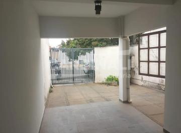 Casa · 120m² · 3 Quartos · 2 Vagas · Sobrado com excelente localização, próximo supermercados e comércios.