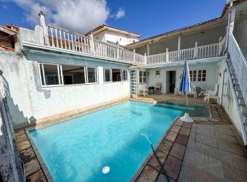Casa · 360m² · 8 Quartos · 3 Vagas · Casa em Itaipu, Niterói/RJ de 360m² 8 quartos à venda por R$ 700.000,00