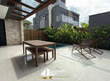 Casa · 220m² · 5 Quartos · 2 Vagas · Casa de Condomínio com 5 suítes a 50m da praia