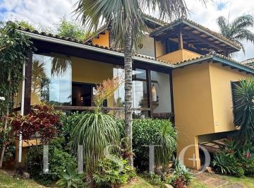 Casa · 212m² · 3 Quartos · 1 Vaga · Casa Duplex Estilo Chalé em João Fernandes – Búzios | 3 Quartos | Condomínio com Lazer