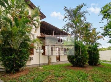 d817e810f642dbfafc770baac15720edec0e2119 · Casa de alto padrão com amplo lazer, 5 quartos e localização privilegiada!