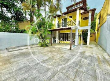 Casa · 120m² · 4 Quartos · 2 Vagas · Casa Duplex com 4 Quartos, Jardim e Área Gourmet Condomínio em Vargem Grande