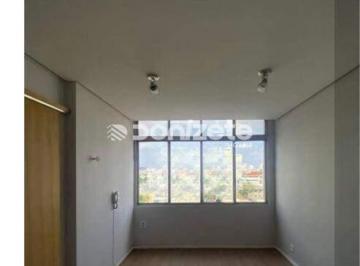 Comercial · 45m² · Sala Comercial de 45m² no Centro de Santo André – 3 Salas, 1 Banheiro, Laminado, Pronta para Locação