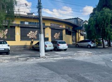 Comercial · 840m² · 7 Vagas · Prédio comercial na Avenida Boturussu, N. 1072 • 840 m²