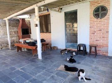 hasdslm2owiymgfjywfkyjy1_md · Casa a venda com 70m, terreno com 170m, há 300m do Parque de Exposições.