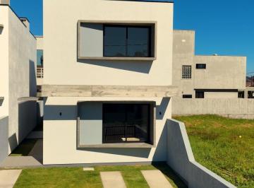 Casa · 99m² · 3 Quartos · 1 Vaga · Lindo sobrado com 3 dorms(suíte) a venda no loteamento Pedra Branca!