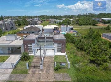 Casa · 7m² · 3 Quartos · 2 Vagas · Casa em Arroio do Sal