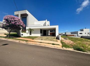 Casa · 250m² · CASA CENTRAL PARQUE - BOTUCATU / SP