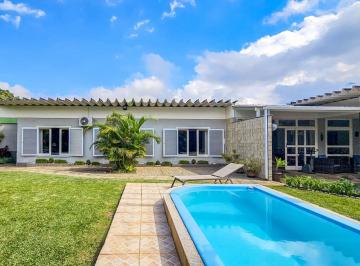 Casa · 280m² · 3 Quartos · 6 Vagas · Casa linear com 3 quartos no jardim Cascata, Teresópolis.