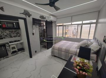 Foto 01 · Sala Living mobiliada e reformada para locação na frente da Praia do Embaré em Santos / SP