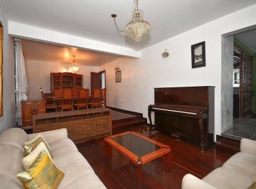 Casa · 209m² · 4 Quartos · 7 Vagas · RESIDÊNCIA | HUGO LANGE | 4 QTOS | 209M².