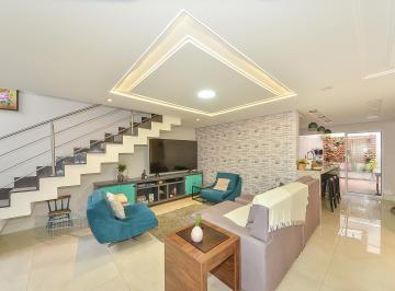 Casa · 200m² · 3 Quartos · 3 Vagas · Sobrado em condomínio no Xaxim, 3 quartos (1 suít