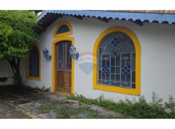 Casa · 130m² · 1 Quarto · 5 Vagas · ponto comercial em Ilhabela: Aluguel Imperdível!