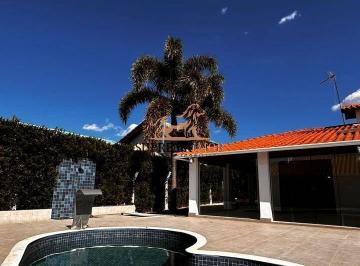 Casa · 975m² · 3 Quartos · 4 Vagas · Casa de alto padrão à venda com 3 suítes - Condomínio Portal do Sabiá