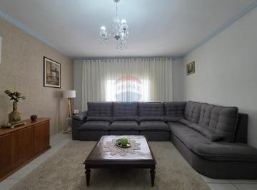 Casa · 190m² · 4 Quartos · Casa à venda no centro de Pinhalzinho-SP próxima à praça e comércios