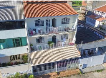 Casa · 300m² · 7 Quartos · 2 Vagas · Oportunidade para Investidores: Casa Edificada com Renda Garantida no Guará II