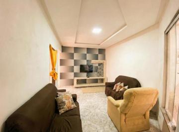 Casa · 200m² · 3 Quartos · 1 Vaga · Lazer Exclusivo no Centro de Campo do Brito! Casa com Piscina e Ampla Área Social