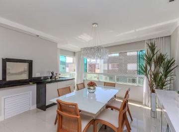Apartamento · 130m² · 3 Quartos · 3 Vagas · Apartamento à venda no Centro em Balneário Camboriú.
