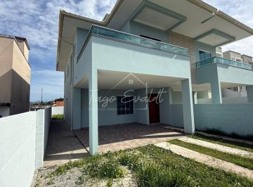 Casa · 151m² · 3 Quartos · 2 Vagas · Sobrado Alto Padrão com 151m² á aproximadamente 3 km da Praia dos Ingleses.