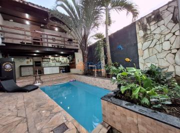 Casa · 200m² · 3 Quartos · 3 Vagas · Casa 3 quartos com piscina a Venda no Vilage do Horto