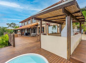 Casa · 3800m² · 5 Quartos · 4 Vagas · Casa com 4 quartos em Araras, Petrópolis