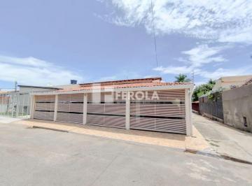Casa de 4 quartos, Guará · De esquina Reformada 7 garagens Lote 200 metros aceita financiamento QE 32