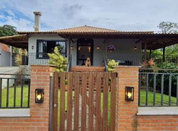 Casa de 4 quartos, Petrópolis · VENDA | ITAIPAVA - Belíssima casa em condomínio, 4 suítes, área de lazer completa e porteira fechada