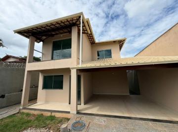 Casa · 158m² · 4 Quartos · 3 Vagas · Casa Espaçosa a Poucos Metros da Lagoa em Lagoa Santa – 4 Quartos e Excelente Acabamento