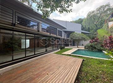 Casa · 435m² · 4 Quartos · 6 Vagas · Casa para locação no condomínio Chácaras Flora em Valinhos, interior de São Paulo.