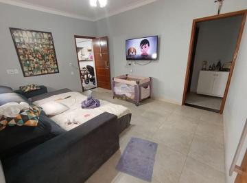 Casa · 213m² · 3 Quartos · 2 Vagas · Casa de 3 dormitorios no bairro Paraiso em Aracatuba - Excelente oportunidade!
