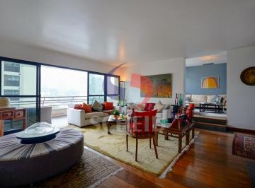 Apartamento · 236m² · 3 Quartos · 3 Vagas · Apartamento andar alto com hall privativo, 3 suítes e vista panorâmica
