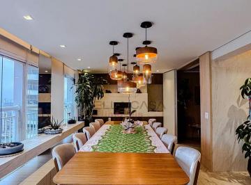 Apartamento · 221m² · 3 Quartos · 4 Vagas · Localizado no vibrante bairro da Mooca em São Paulo, espaçoso apartamento de 221 metros quadrados.