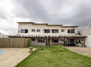 5cca8019-44ce-4484-925d-156f99da591e.webp · SOBRADO COLONIAL ALTO PADRÃO - 05 QUARTOS - SETOR HABITACIONAL VICENTE PIRES - CONDOMÍNIO FECHADO