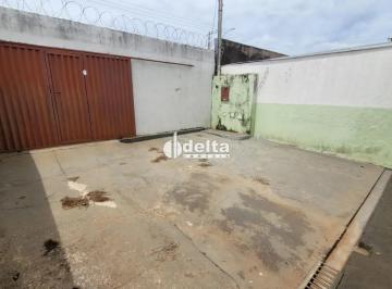 Casa · 312m² · 2 Quartos · 3 Vagas · Casa residencial com 2 quartos disponível para venda no bairro Marta Helena em Uberlândia-MG
