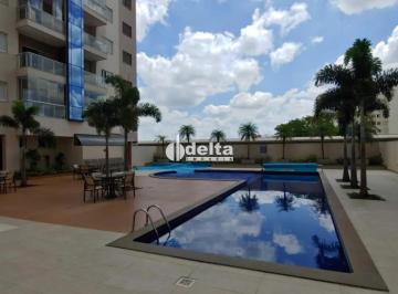 Apartamento · 170m² · 3 Quartos · 2 Vagas · Cobertura com 3 quartos sendo 1 suíte, disponível para venda no bairro Santa Mônica em Uberlândia-MG