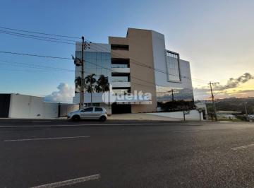 Comercial · 1400m² · 38 Vagas · Prédio disponível para aluguel no bairro Morada da Colina em Uberlândia-MG