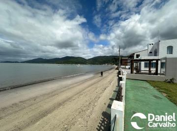 Casa · 411m² · 4 Quartos · 3 Vagas · Casa pé na areia - Praia da Camboa em Governador Celso Ramos/SC
